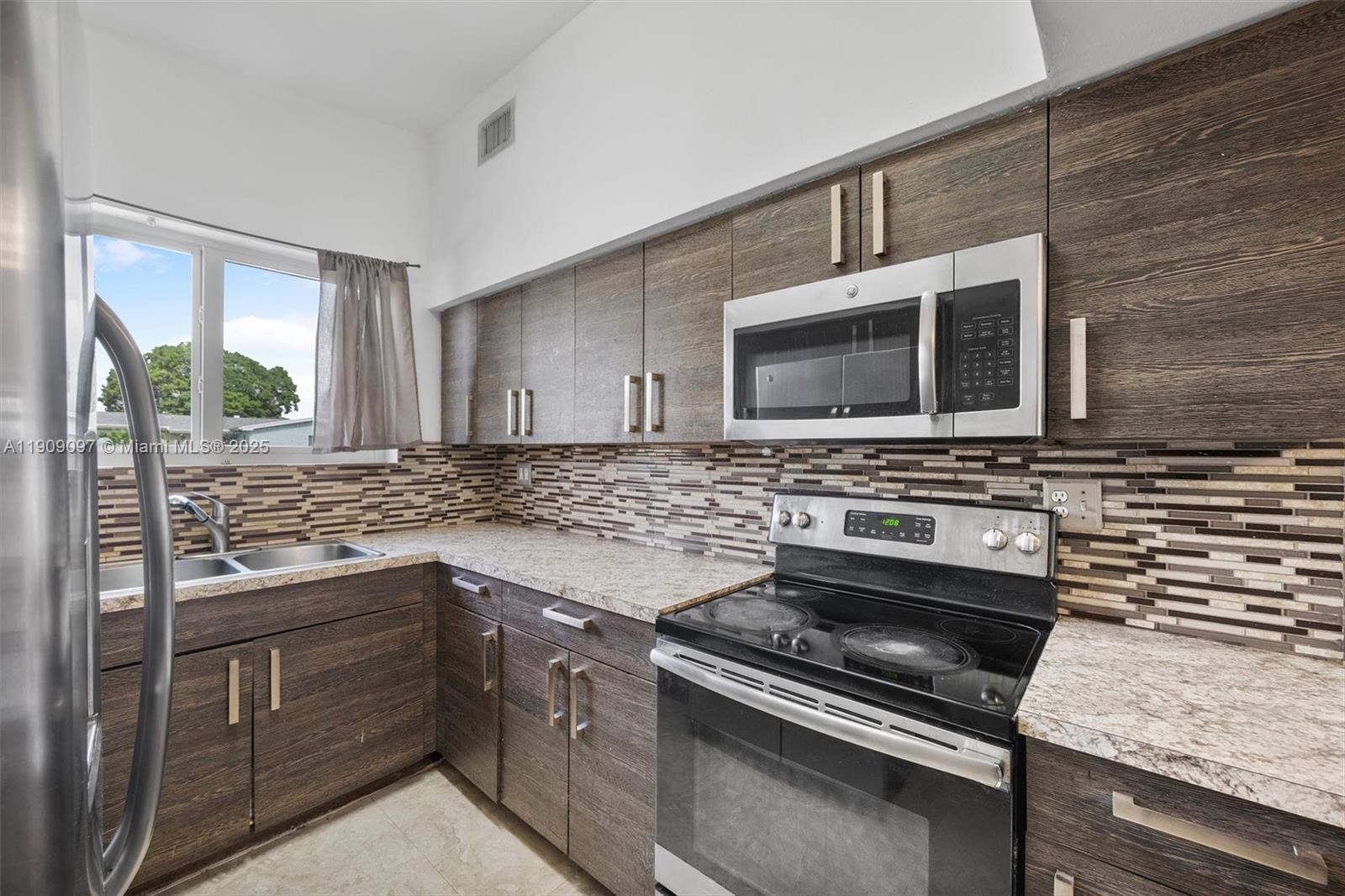 FLEETWOOD GARDENS SEC 1 - Residential