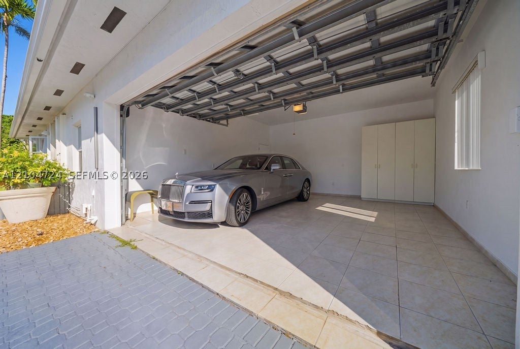 5750 SW 67th Ave