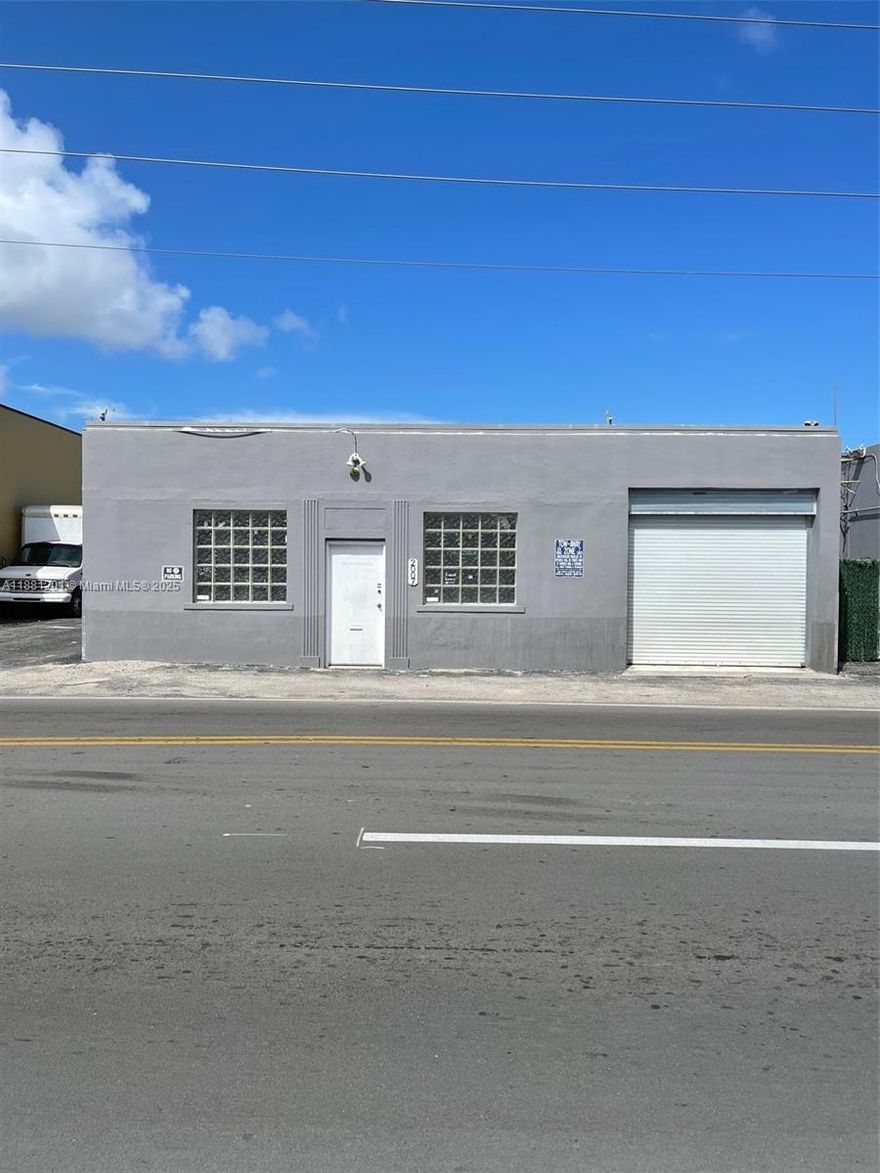 1500SF +/- warehouse, storefront, or office space in highly desired East Hollywood. NO Automotive or Food businesses allowed