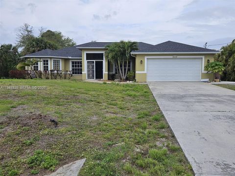 713 Palmetto Ave Lehigh Acres FL 33972