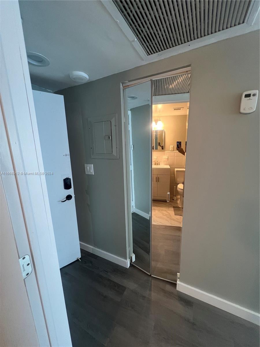 THE CASABLANCA CONDO - Residential