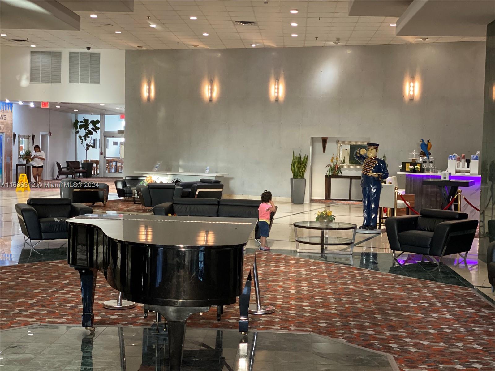 THE CASABLANCA CONDO - Residential