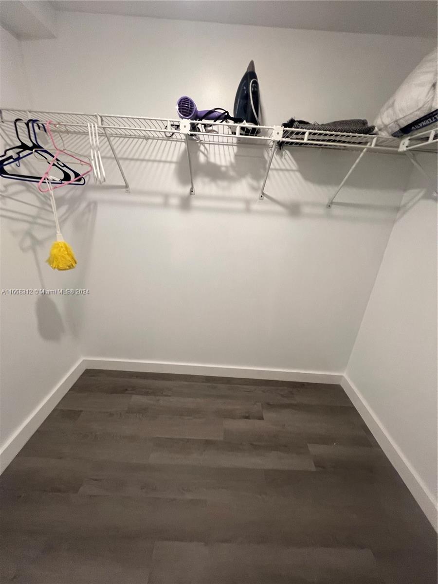 THE CASABLANCA CONDO - Residential