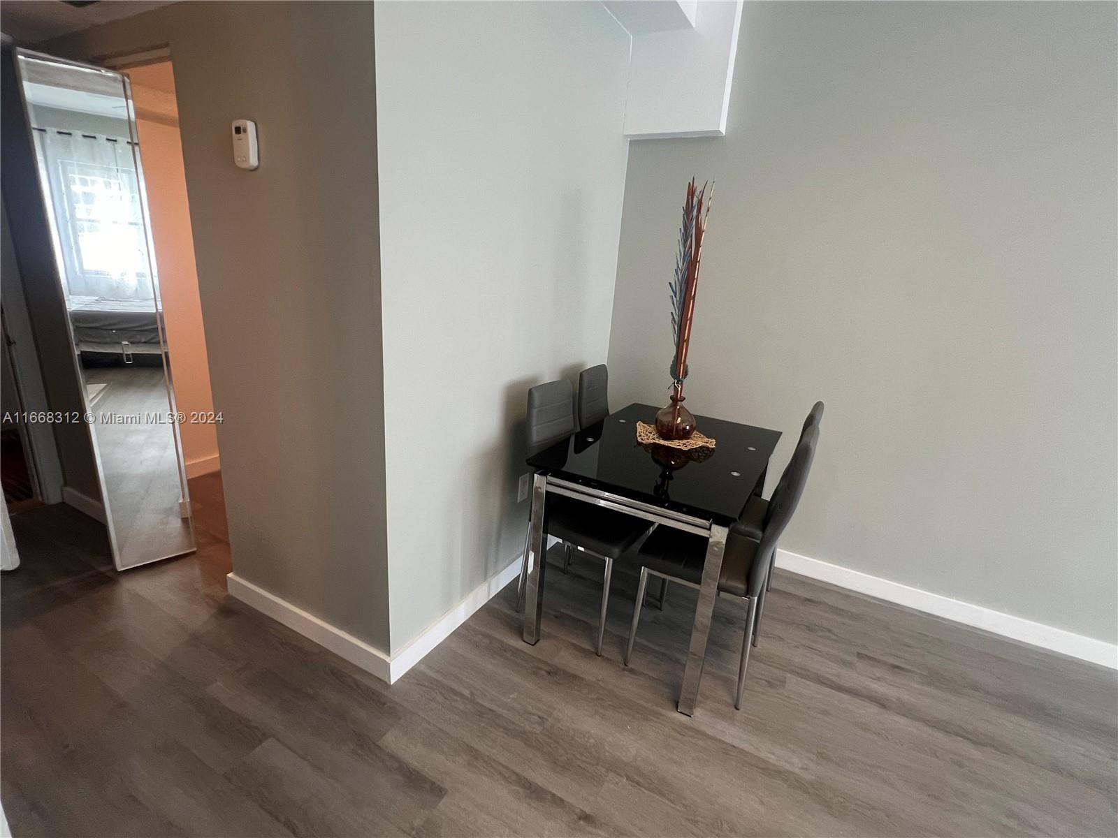 THE CASABLANCA CONDO - Residential