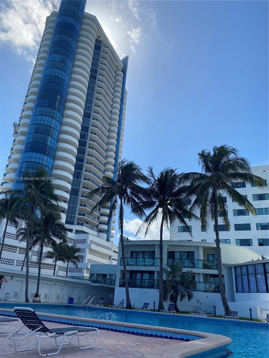 THE CASABLANCA CONDO - Residential