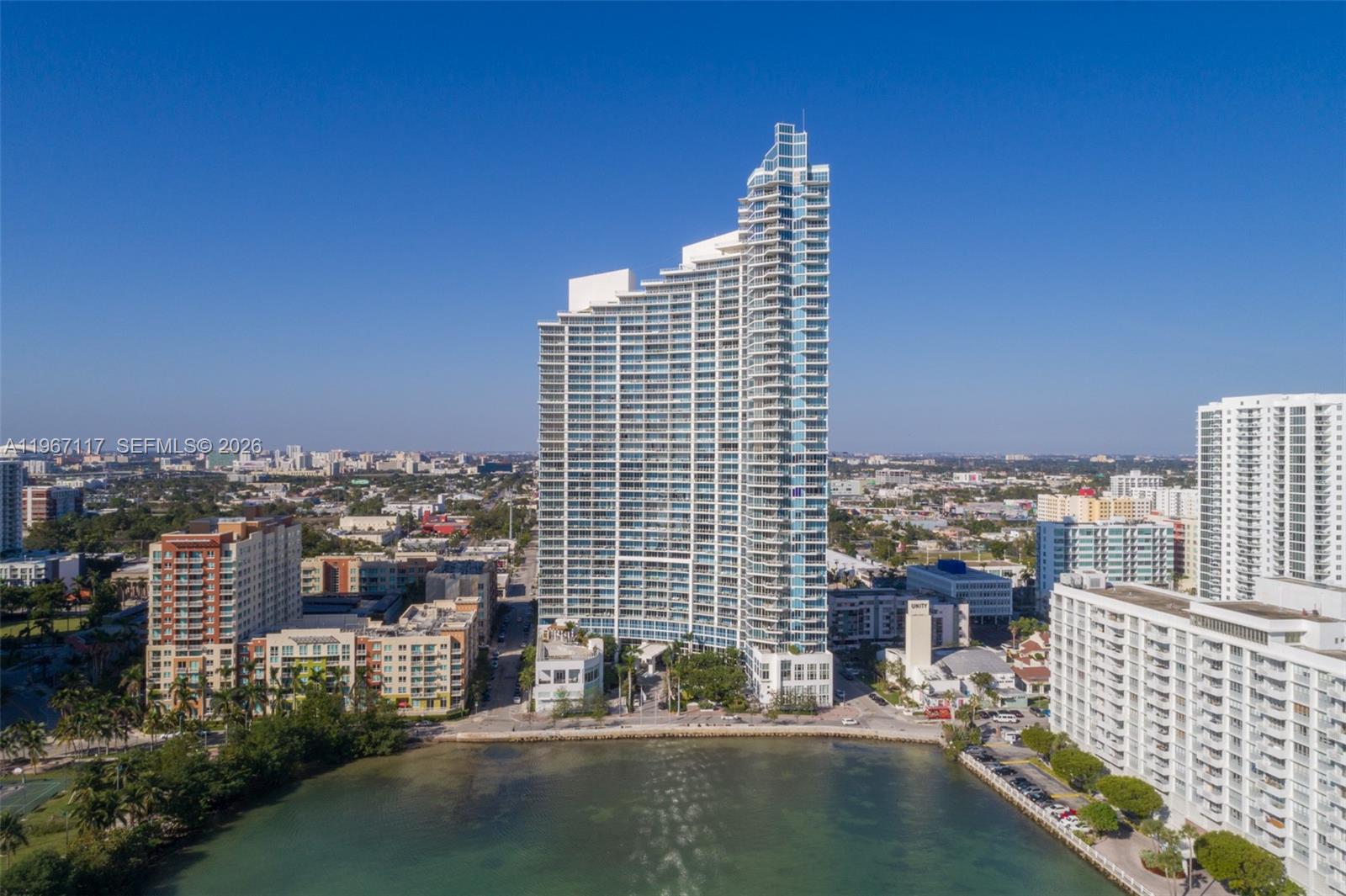 PARAMOUNT BAY CONDO - Residential