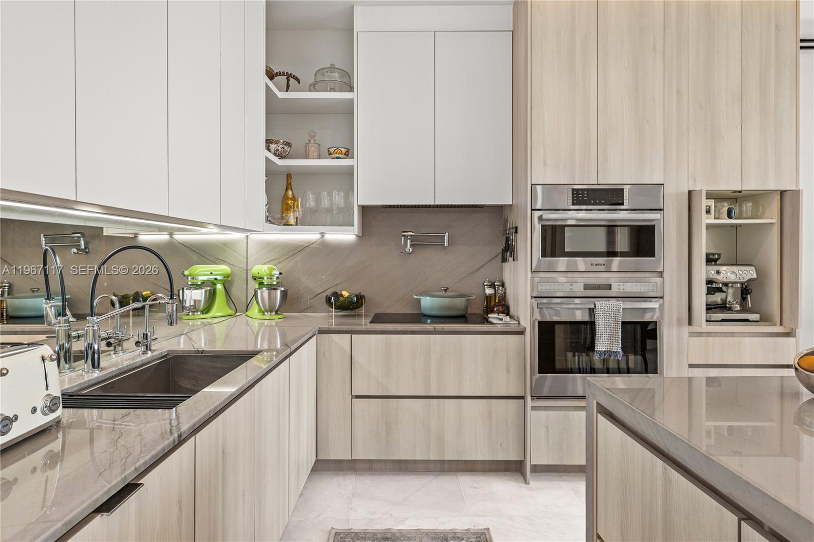 PARAMOUNT BAY CONDO - Residential