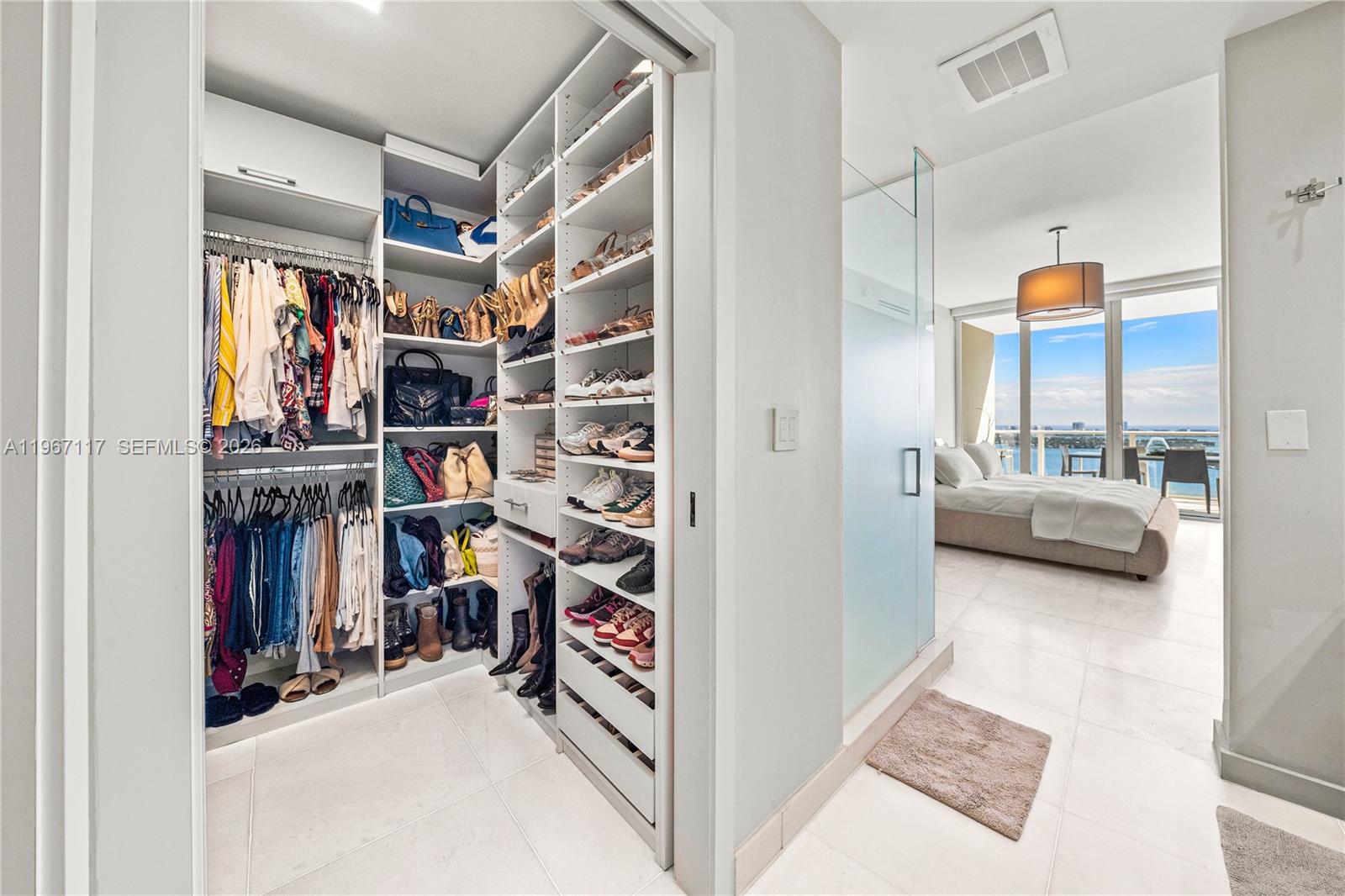 PARAMOUNT BAY CONDO - Residential