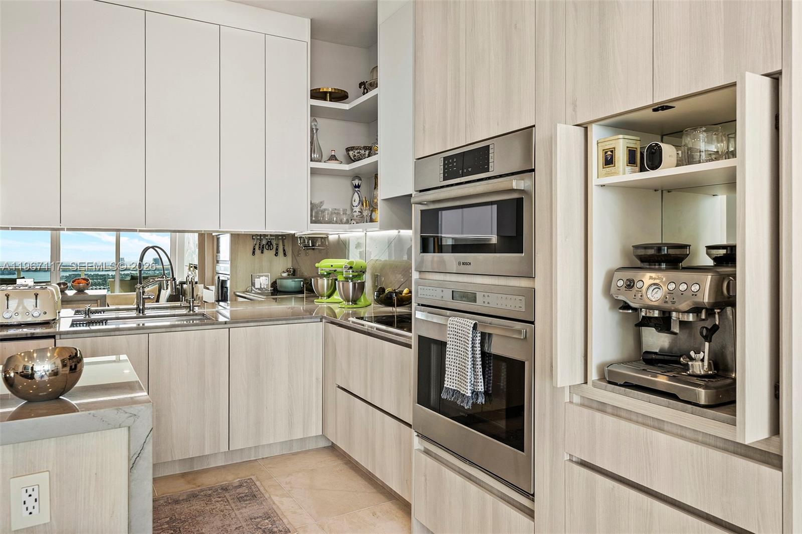 PARAMOUNT BAY CONDO - Residential