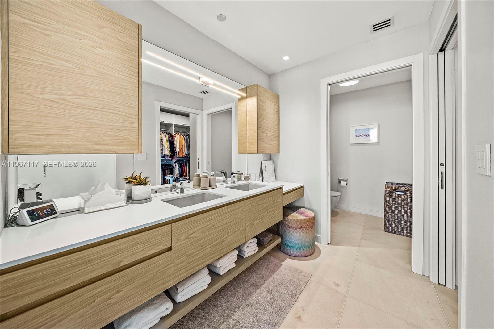 PARAMOUNT BAY CONDO - Residential