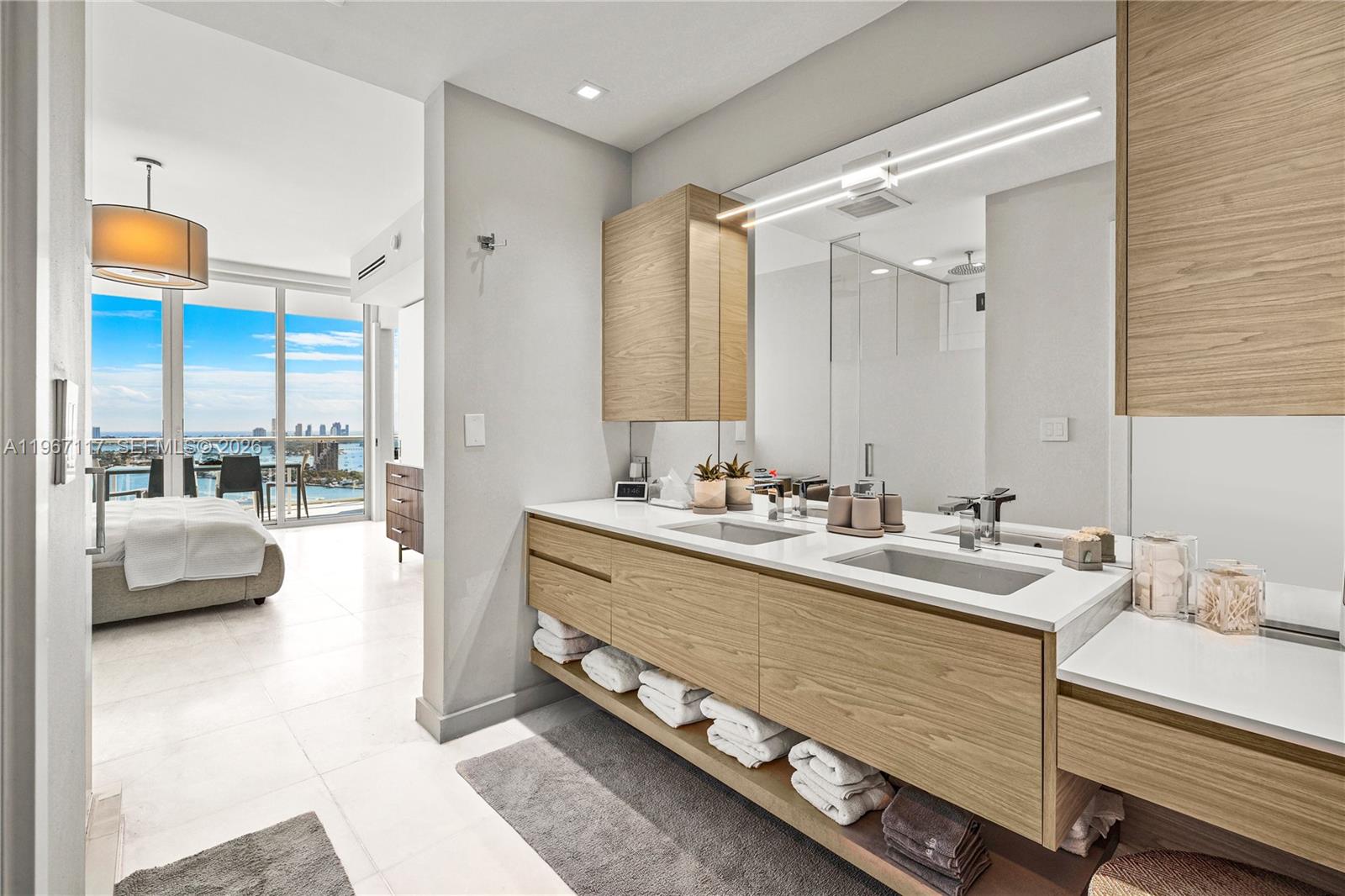 PARAMOUNT BAY CONDO - Residential