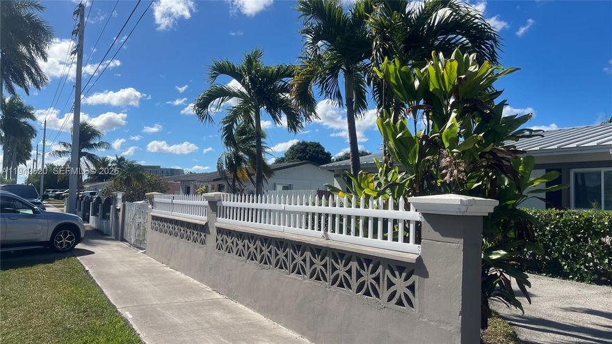 Remodeled home with a spacious family room added to the original 4-bedroom, 2-bathroom house. Features include a new circular driveway. Property is perfect for a new buyer, ready to move-in and live in it, good potential. Over 1700 square feet of interior space, total lot size of 7500 Sq.​​‌​​​​‌​‌​​​‌‌​​​‌‌‌​​‌​​‌‌​​​​ Ft.