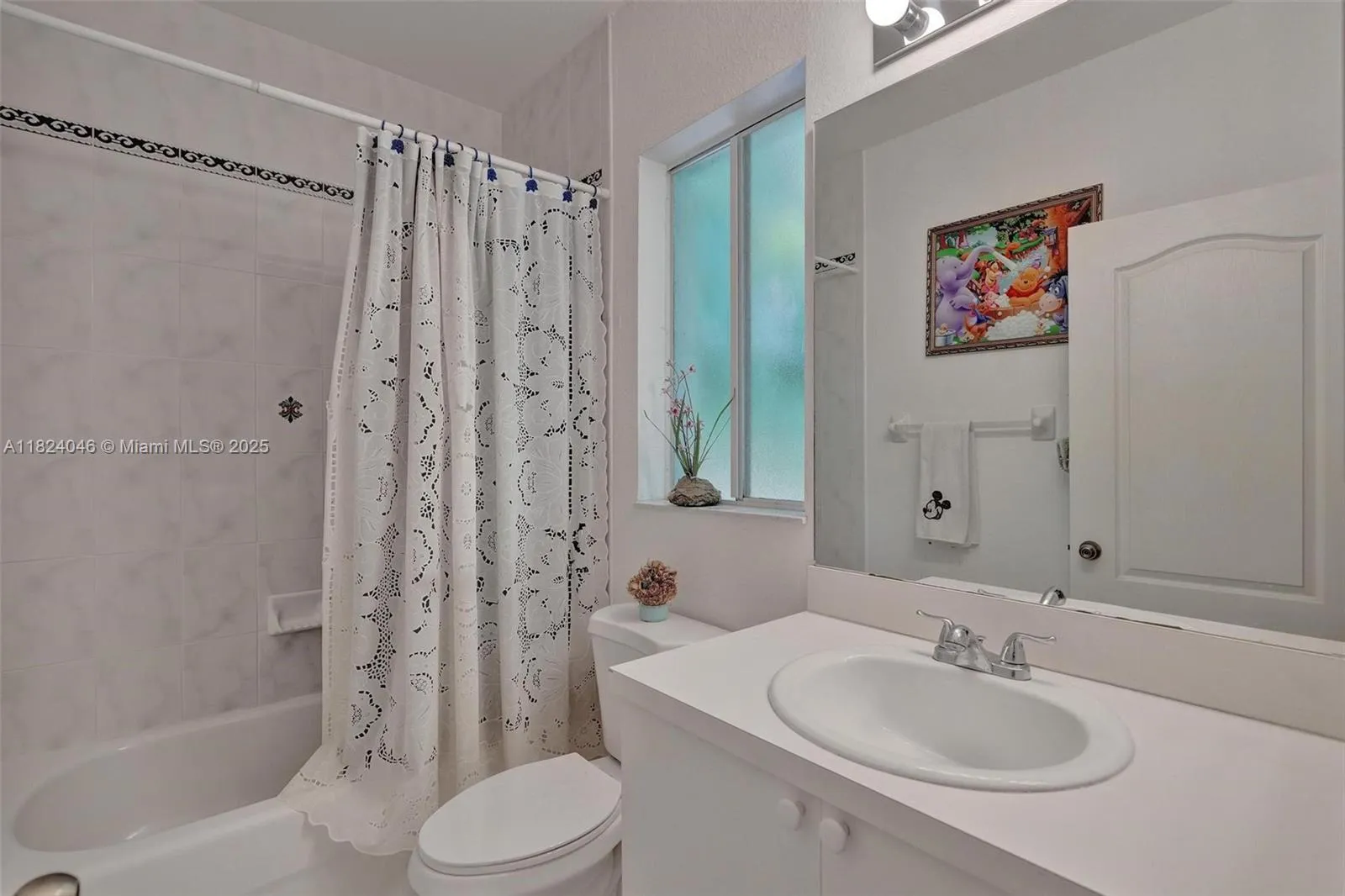 Miami, Florida 33194, United States, 3 Bedrooms Bedrooms, ,3 BathroomsBathrooms,Residential,Active,155958