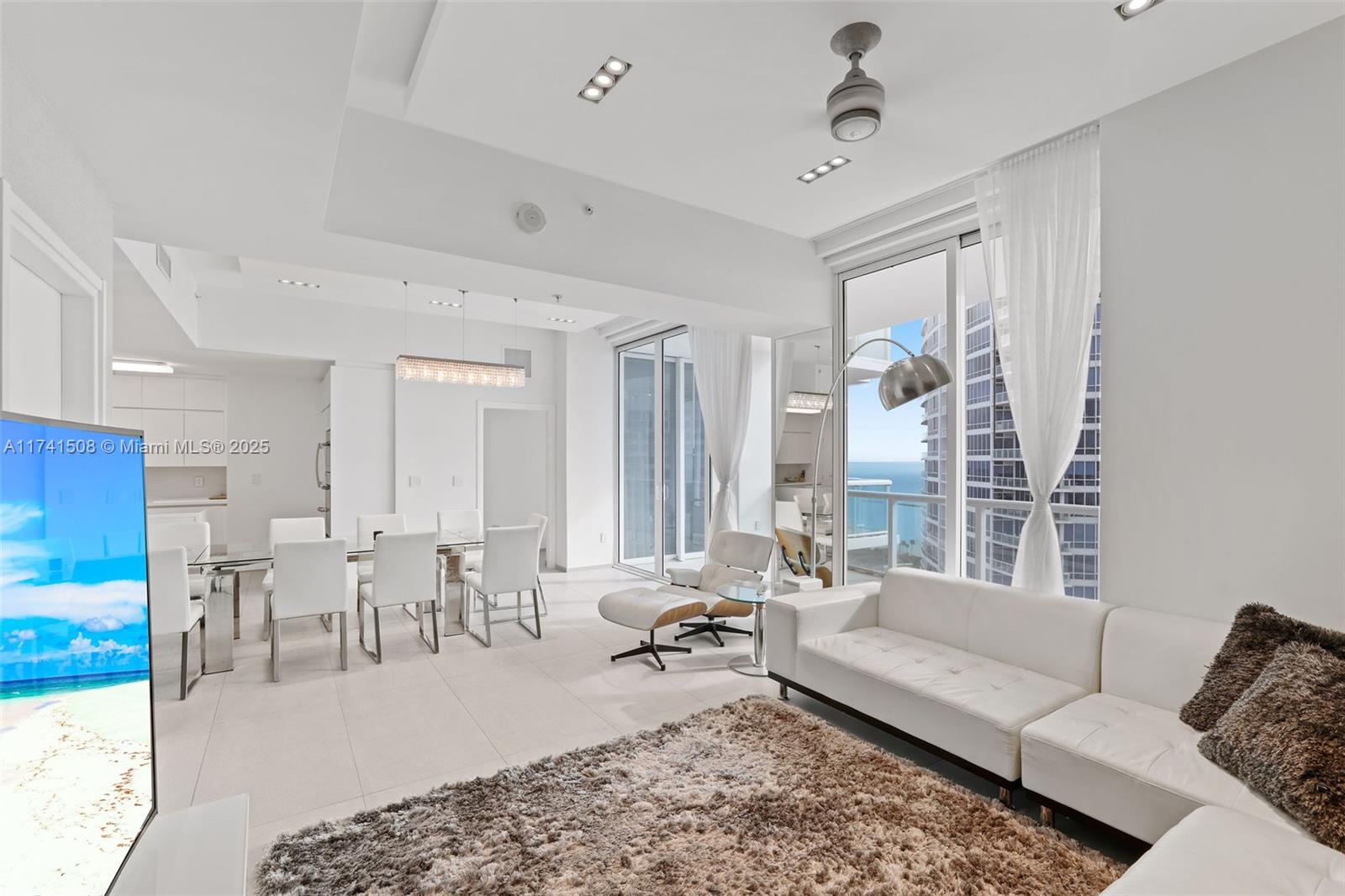 CONTINUUM ON SOUTH BEACH - Residential Lease