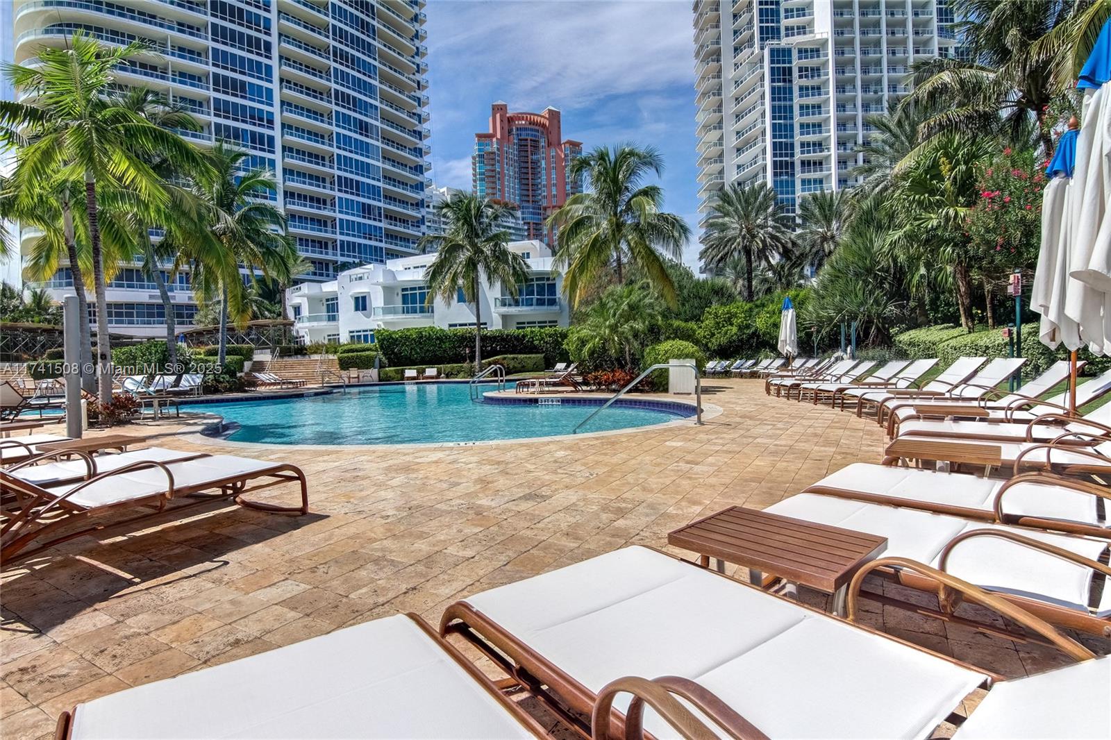 CONTINUUM ON SOUTH BEACH - Residential Lease