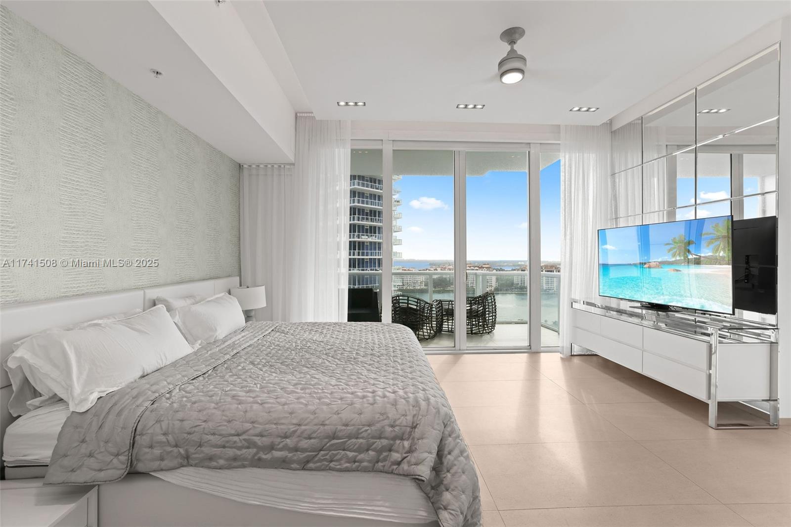 CONTINUUM ON SOUTH BEACH - Residential Lease
