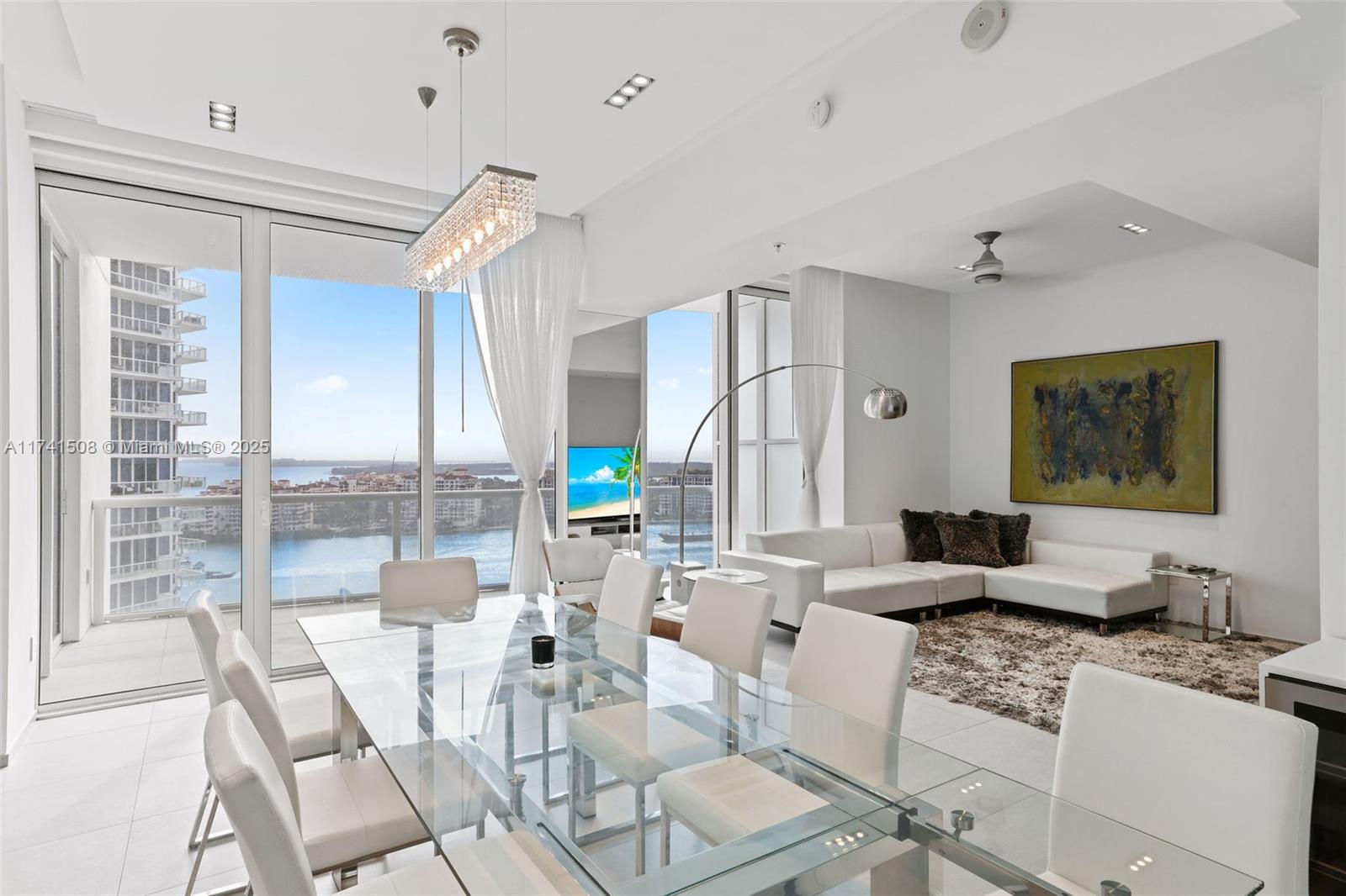 CONTINUUM ON SOUTH BEACH - Residential Lease