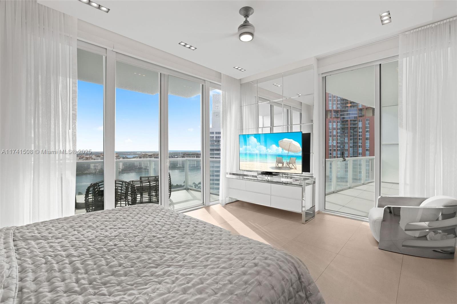 CONTINUUM ON SOUTH BEACH - Residential Lease