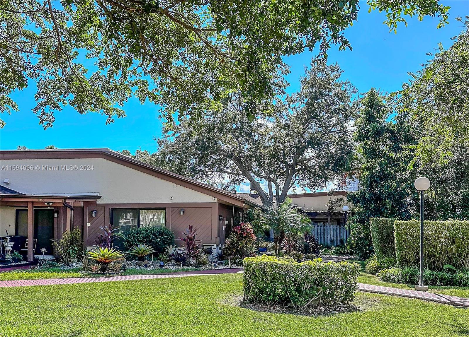 Property for Sale at 509 Leslie Dr 509, Hallandale Beach, Broward County, Florida - Bedrooms: 3 
Bathrooms: 2  - $490,000