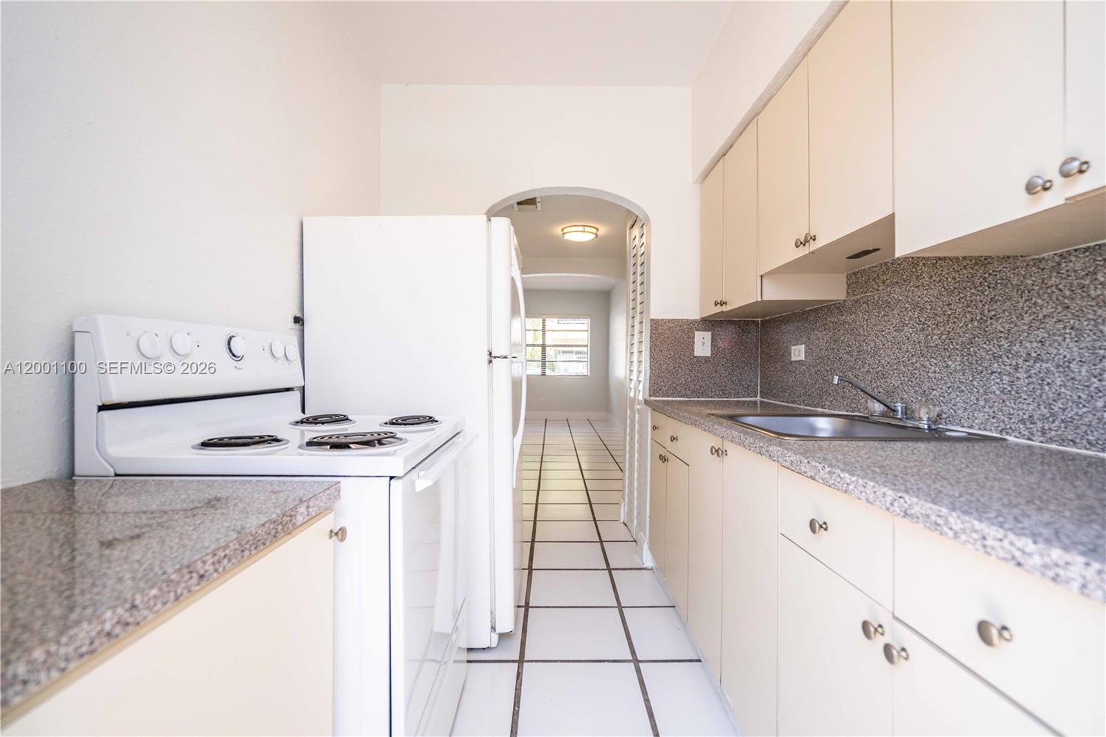 ALTOS DEL MAR - Residential Lease