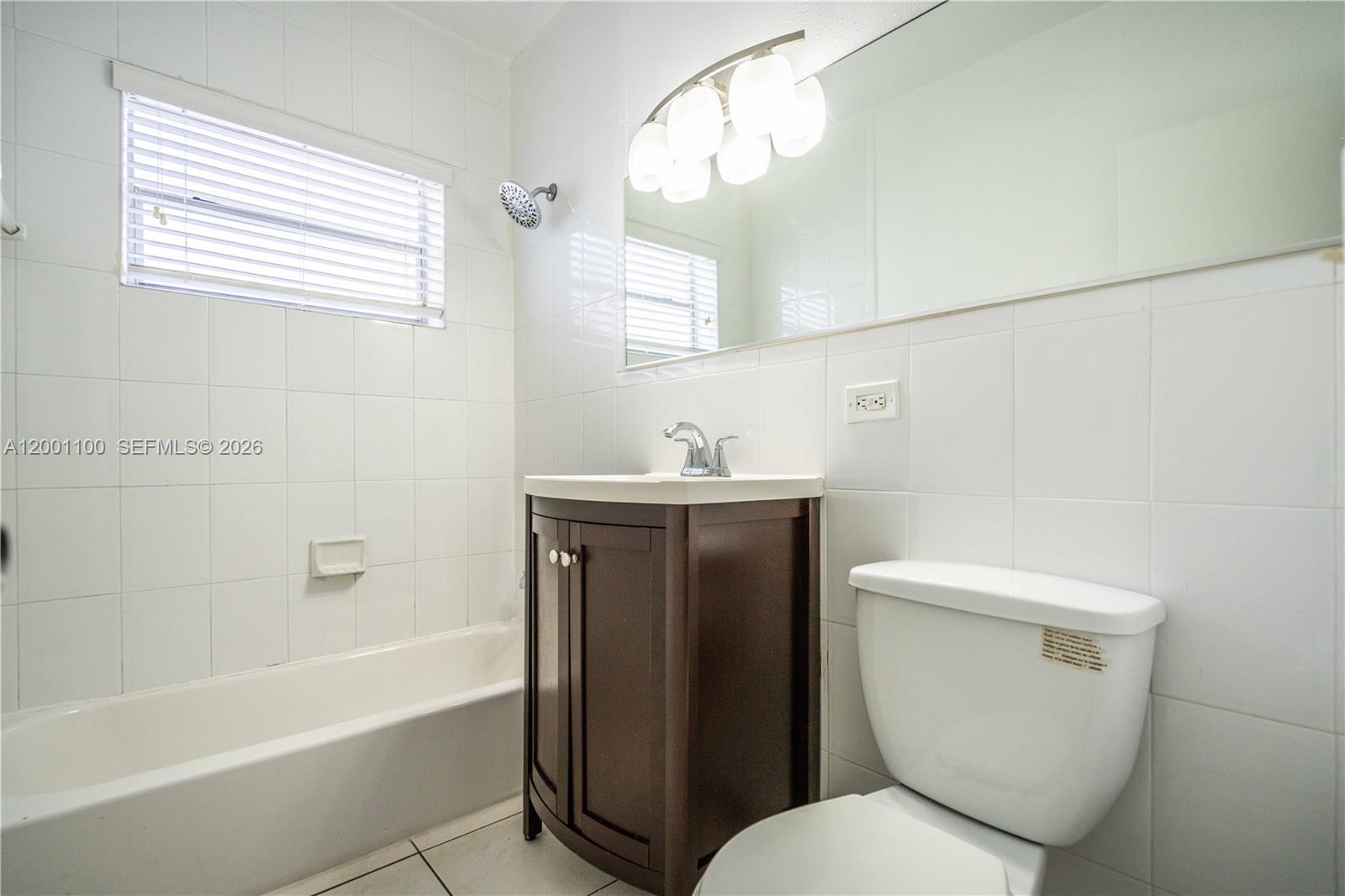 ALTOS DEL MAR - Residential Lease