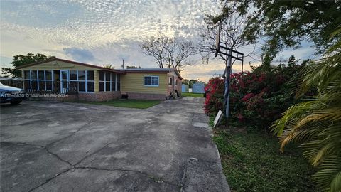 Mobile Home in Clewiston FL 1823 JOHN RD Rd.jpg