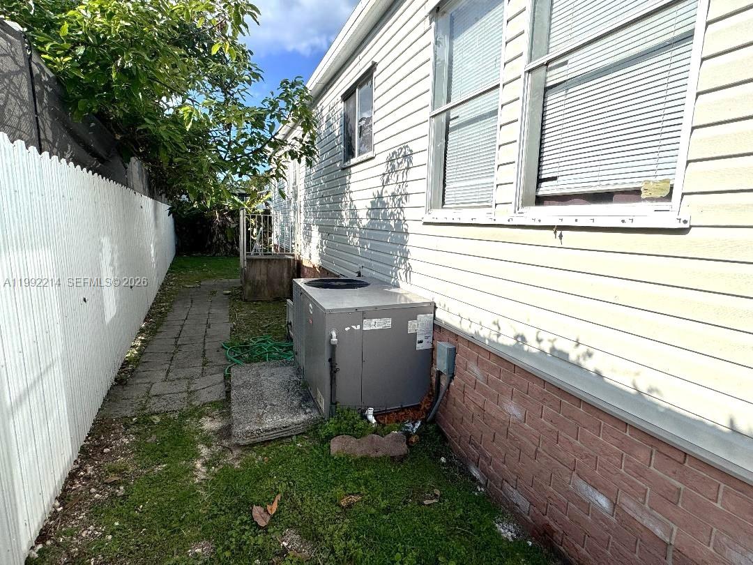 220 NE 12th Ave #182