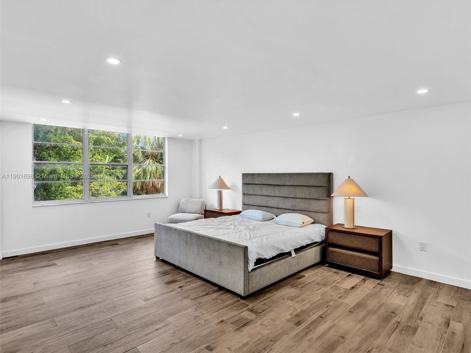 10000 PLAZA CONDO-SOUTH T - Residential Lease