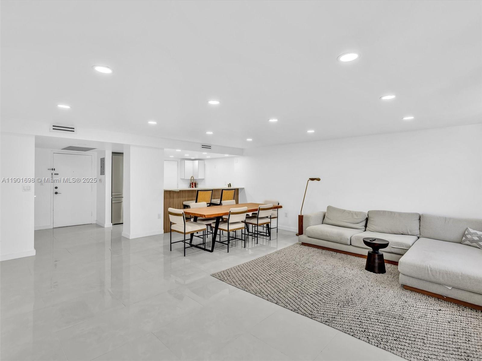 10000 PLAZA CONDO-SOUTH T - Residential Lease