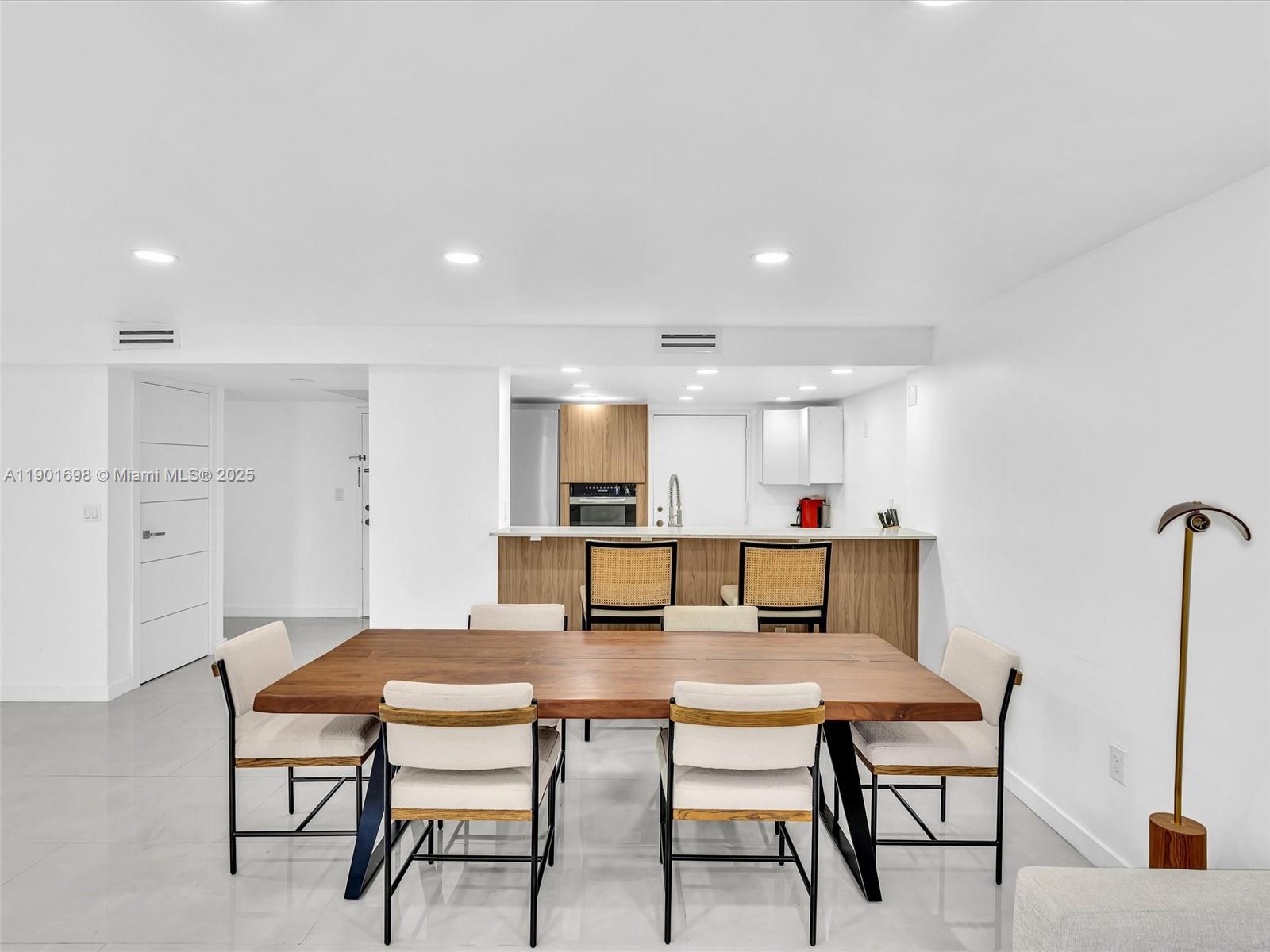 10000 PLAZA CONDO-SOUTH T - Residential Lease