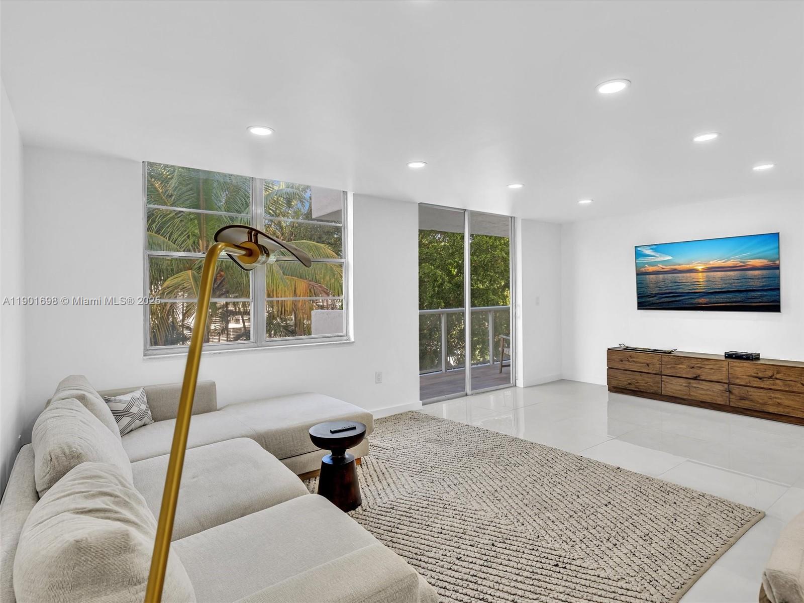 10000 PLAZA CONDO-SOUTH T - Residential Lease