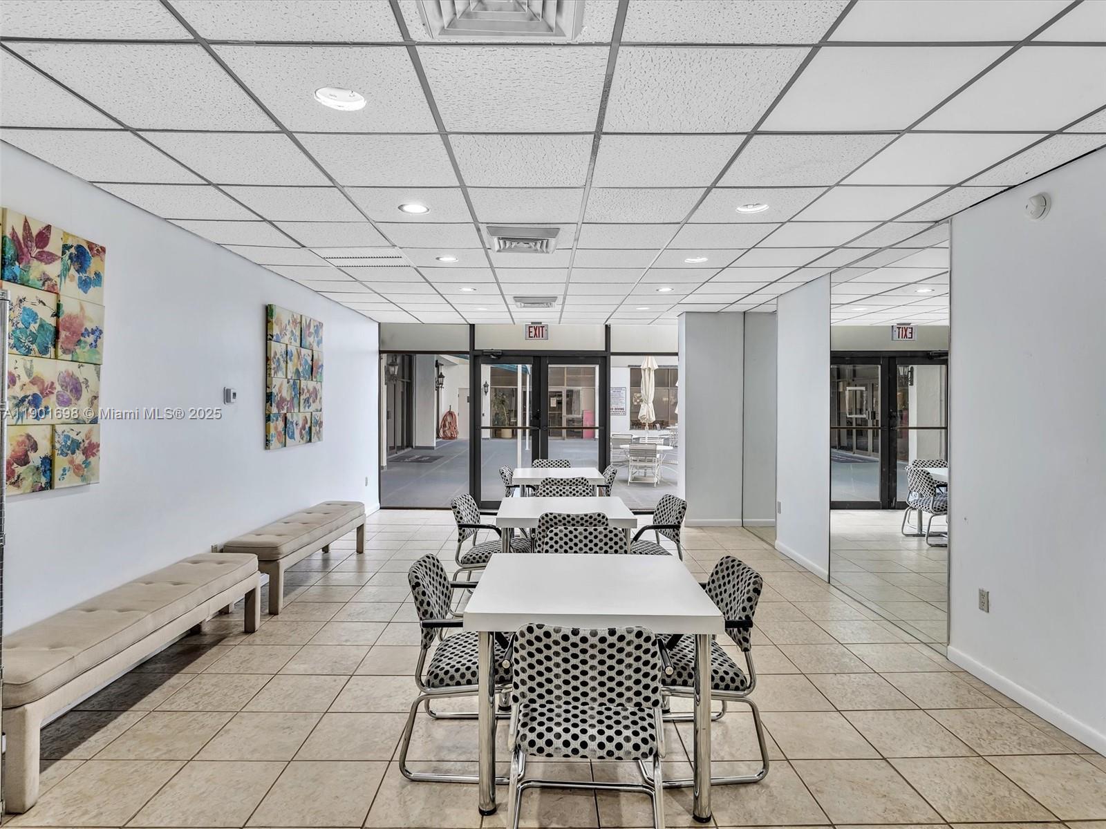 10000 PLAZA CONDO-SOUTH T - Residential Lease