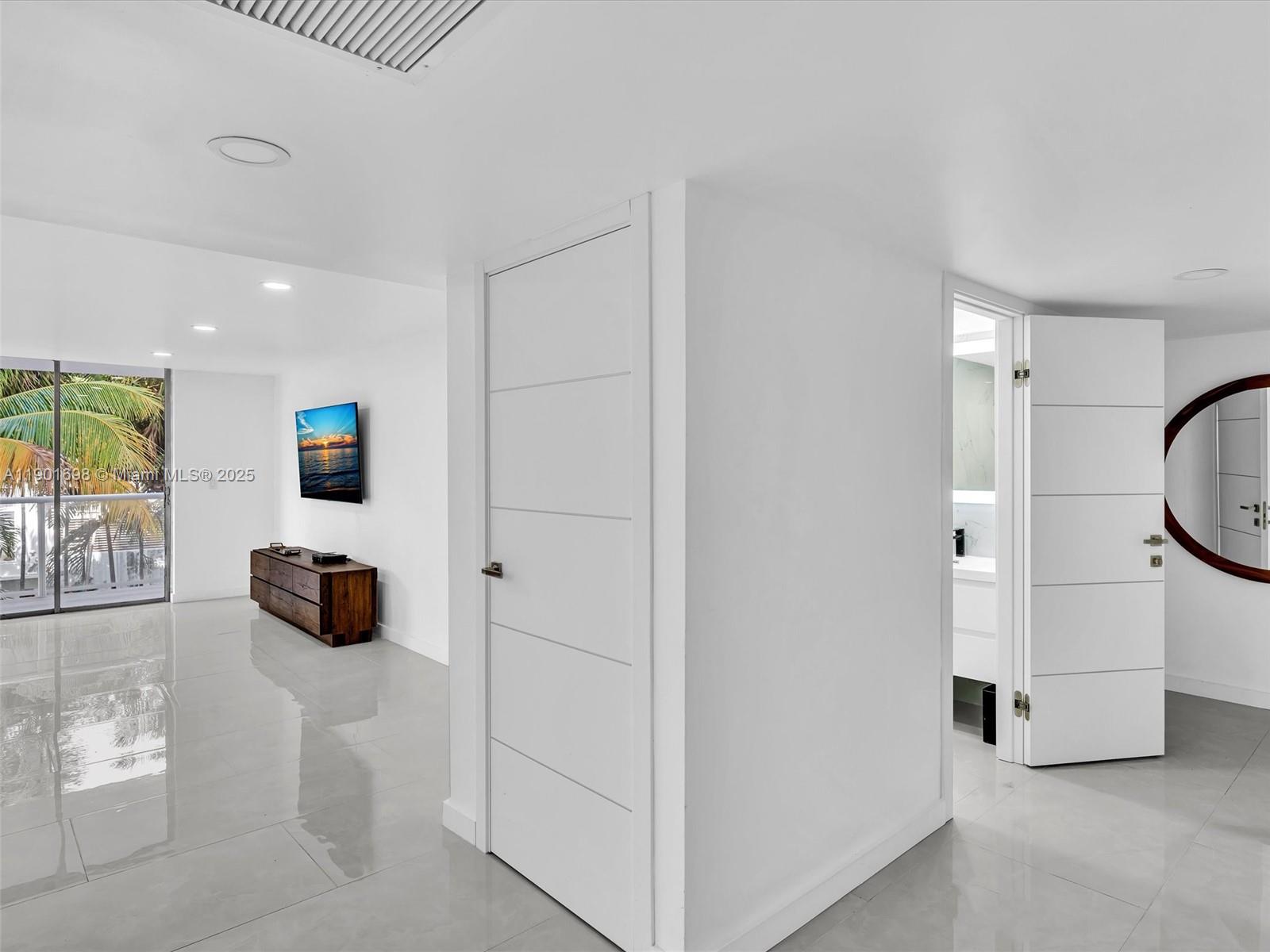 10000 PLAZA CONDO-SOUTH T - Residential Lease