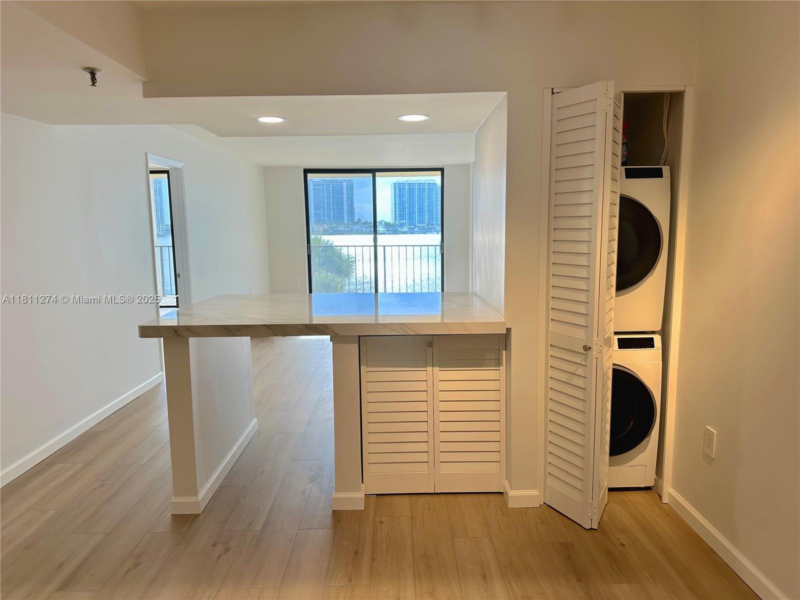 17878 N Bay Rd 306