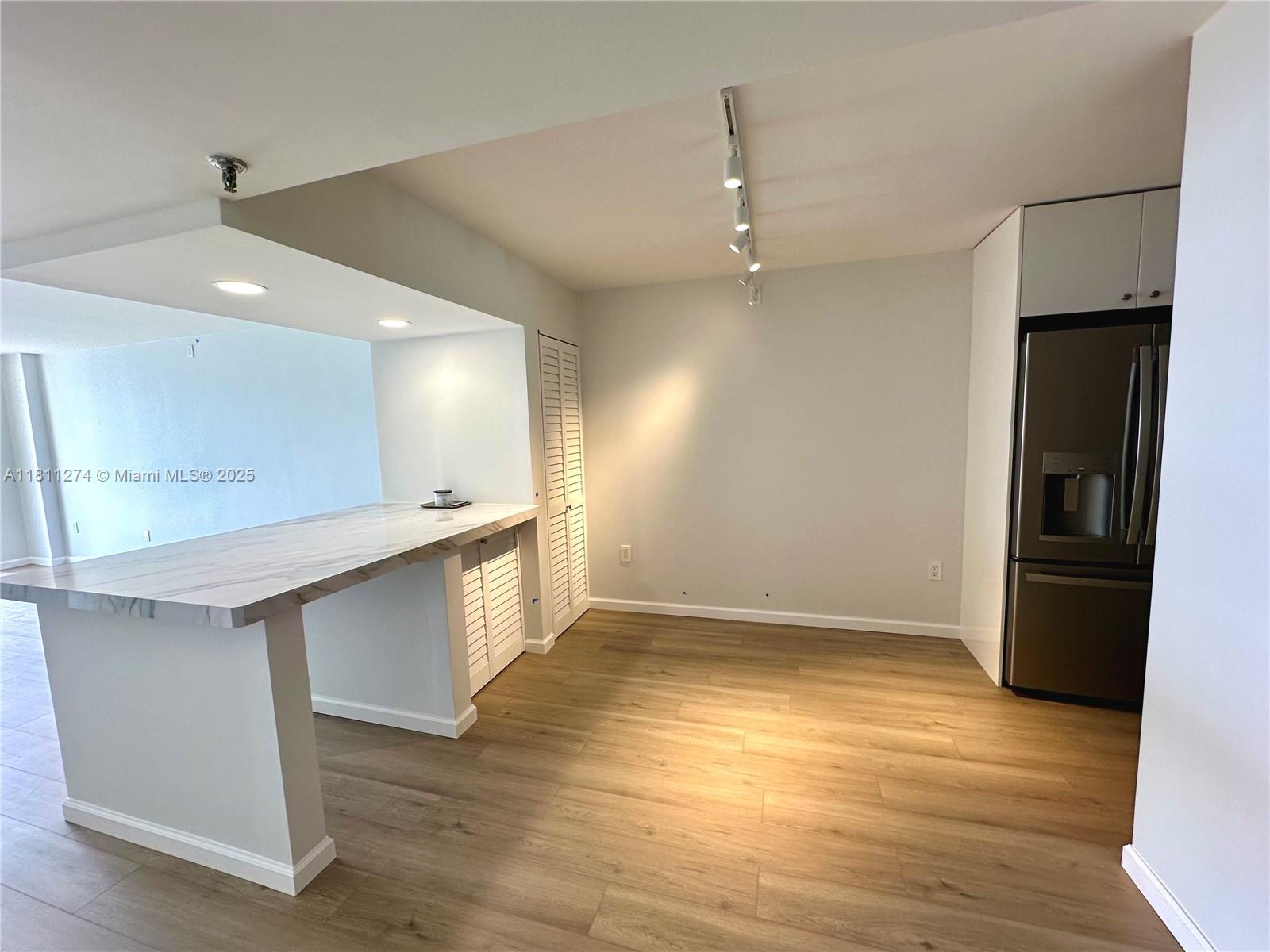 17878 N Bay Rd 306