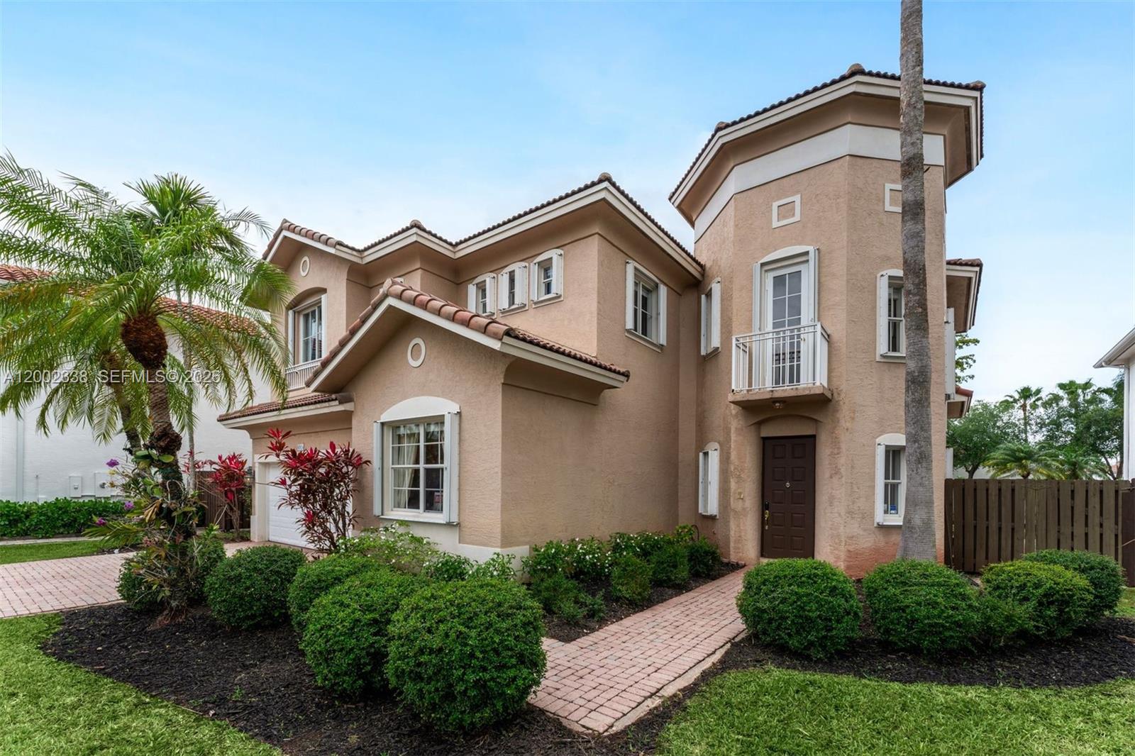 DORAL ISLES MEDITERRANEA - Residential