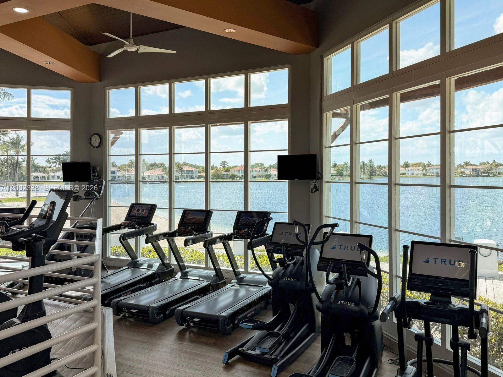 DORAL ISLES MEDITERRANEA - Residential