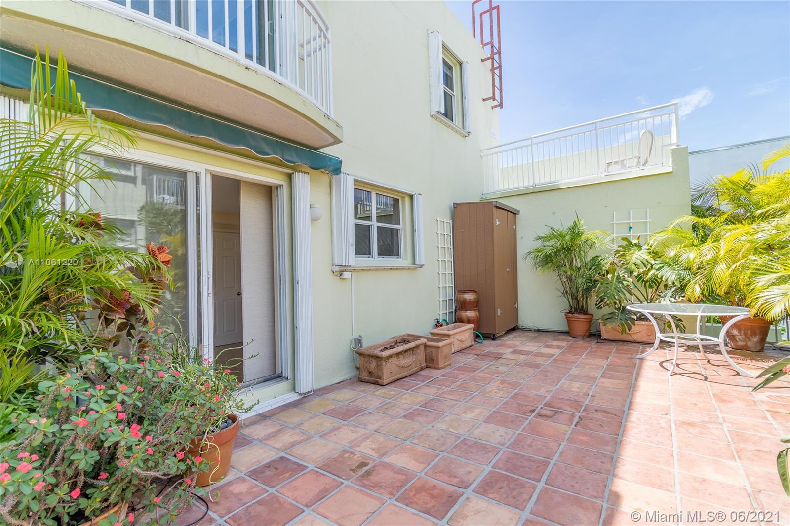 TROPICO CONDO - Residential