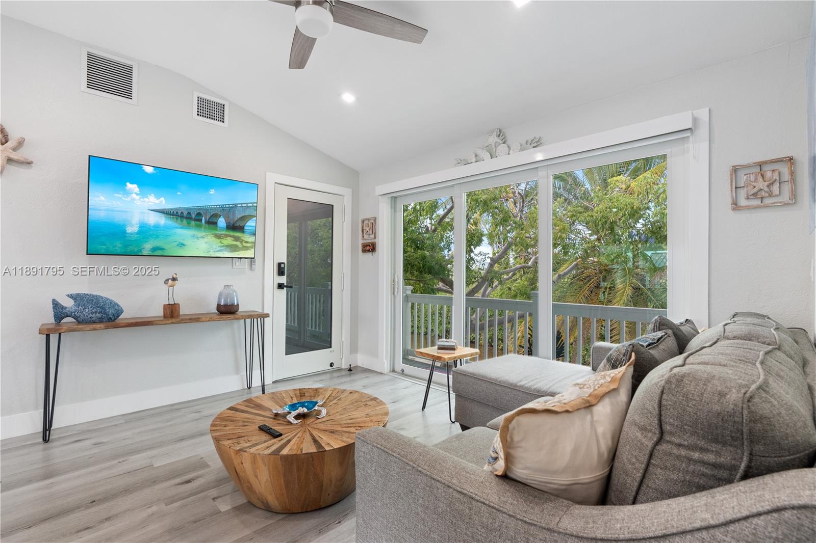 PARADISE POINT COVE - Residential