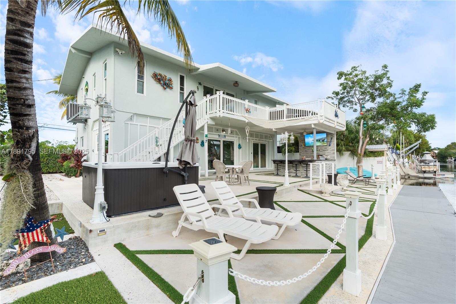 PARADISE POINT COVE - Residential