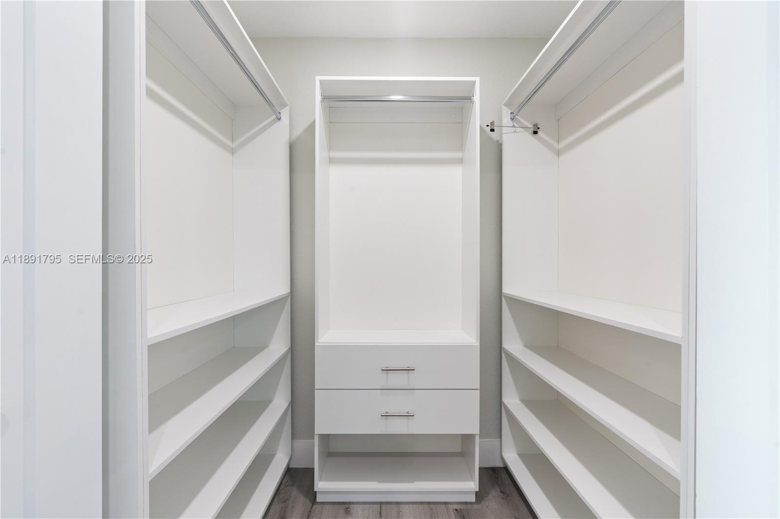 PARADISE POINT COVE - Residential