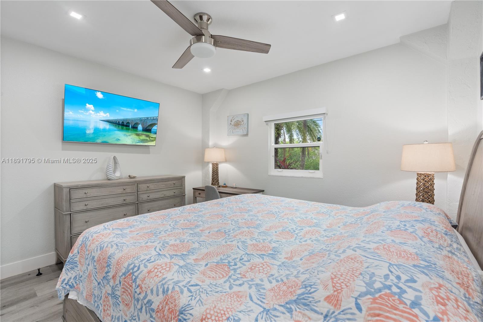 PARADISE POINT COVE - Residential