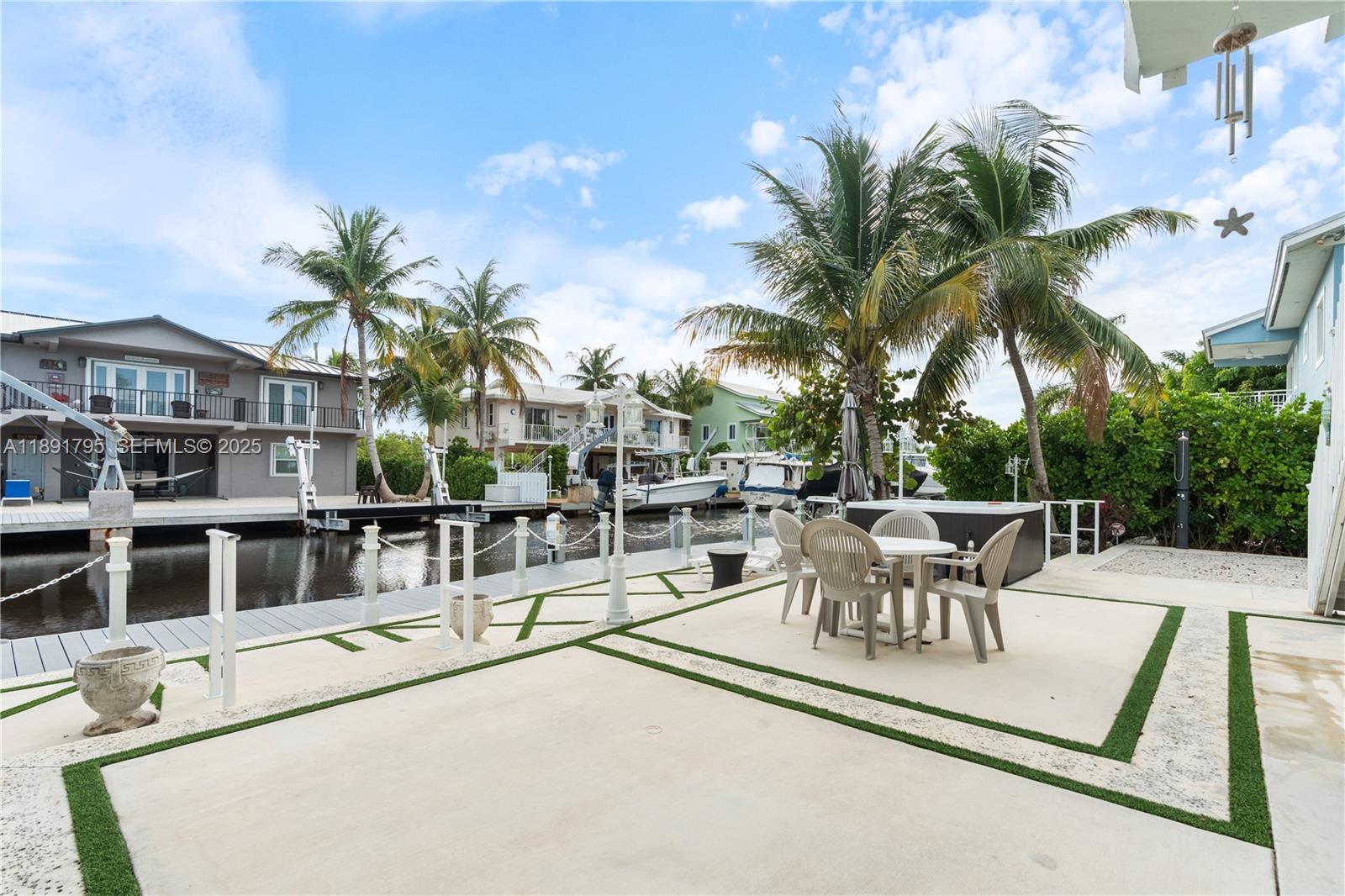 PARADISE POINT COVE - Residential