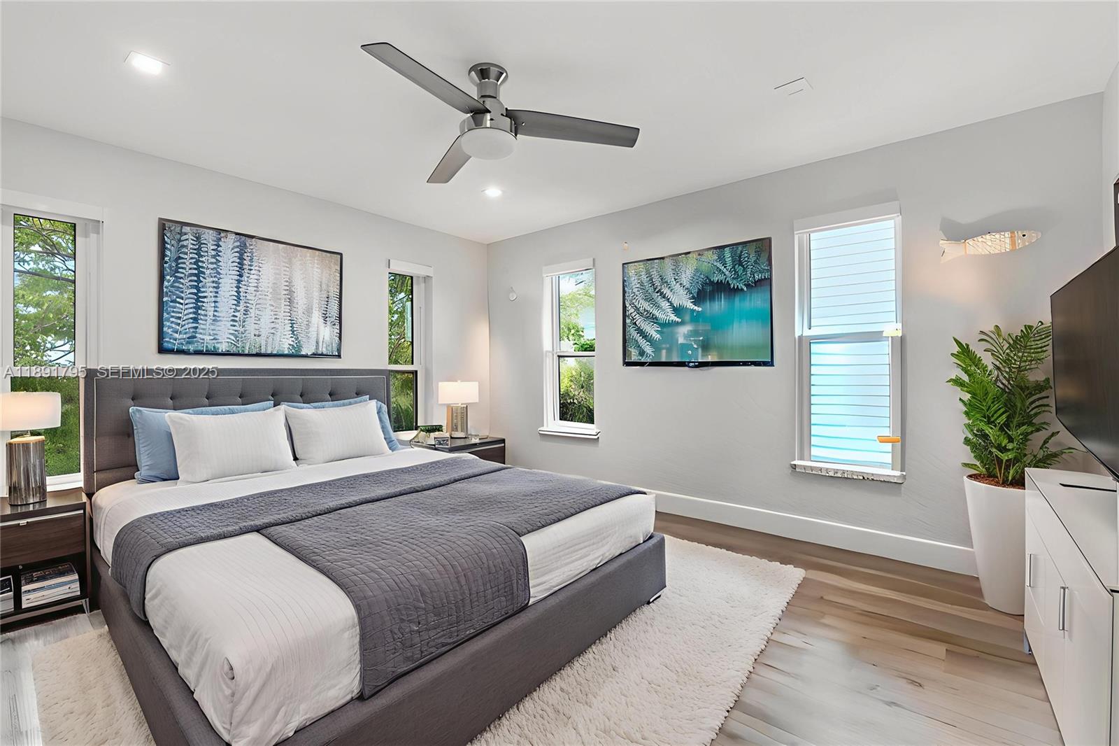 PARADISE POINT COVE - Residential