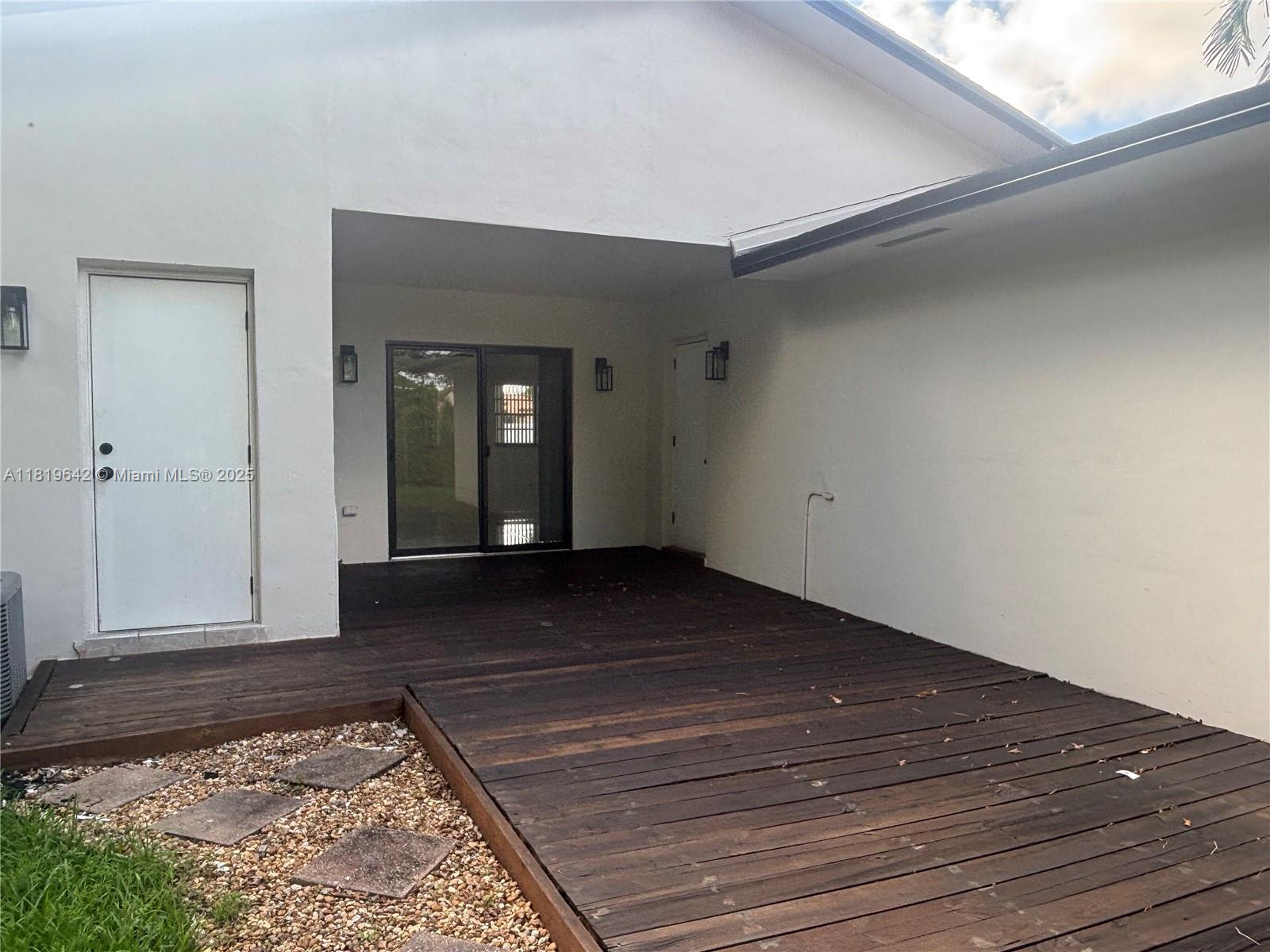 810 NW 31st Ave 2