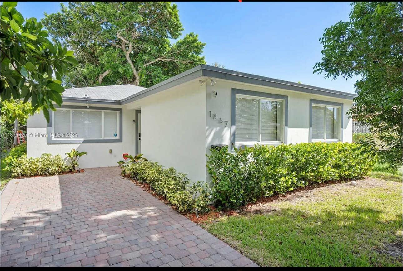 Built in 2021, this modern 4-bedroom, 2-bath home combines comfort, style, and convenience in a prime central Miami location. Just minutes from Wynwood, Midtown, Brickell, Miami Beach, and Miami International Airport, with schools, shopping, and dining nearby. Spacious open layout with contemporary finishes throughout—perfect for today’s lifestyle. Ready for its new tenant !