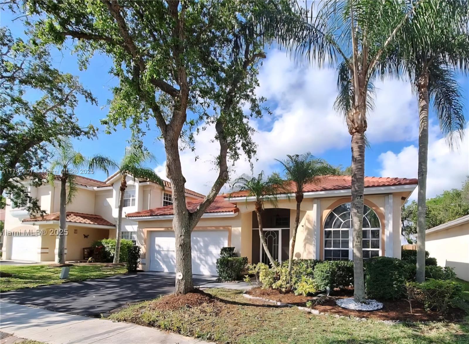 Property for Sale at 102 Gables Blvd, Weston, Broward County, Florida - Bedrooms: 3 
Bathrooms: 2  - $695,000