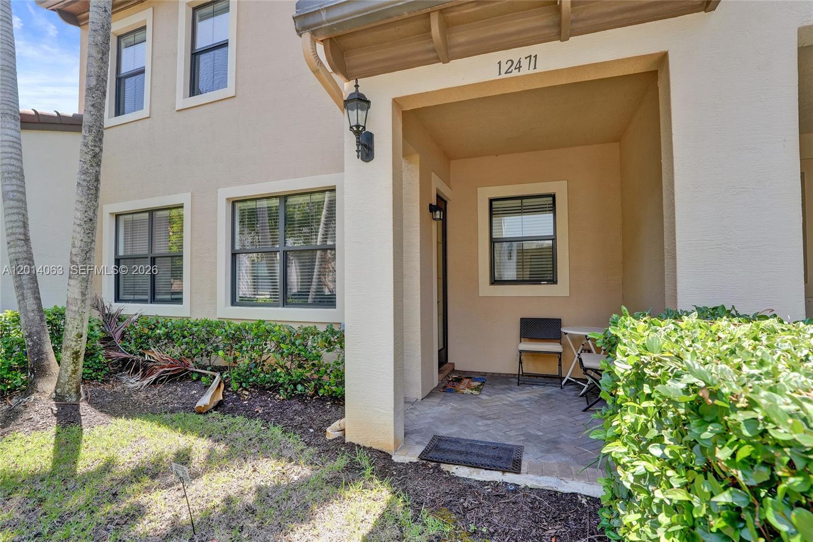 SAWGRASS LAKES - Residential Lease