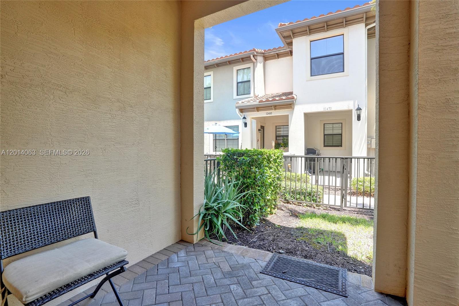SAWGRASS LAKES - Residential Lease