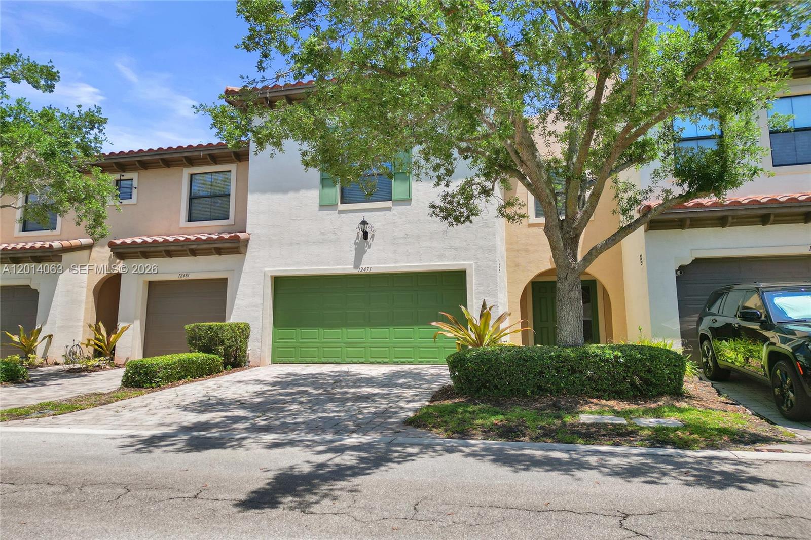SAWGRASS LAKES - Residential Lease